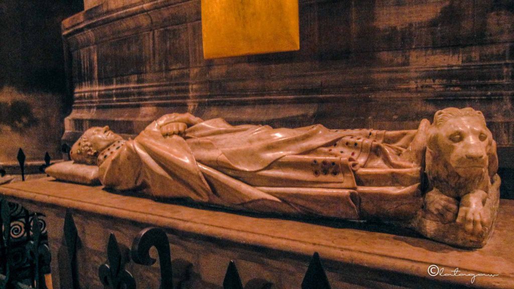 tomb of pop inside notre dame cathedral paris france